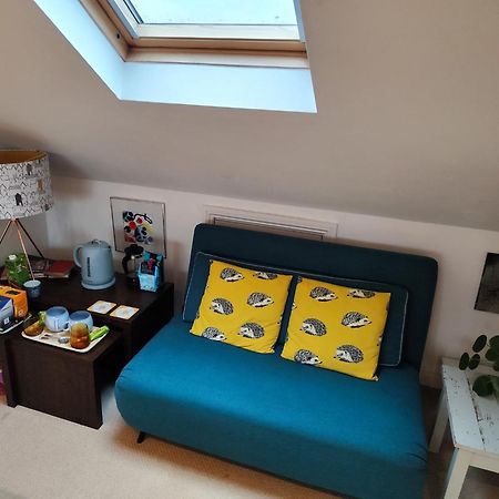 Large Light Loft Room - En Suite Hove Exteriér fotografie