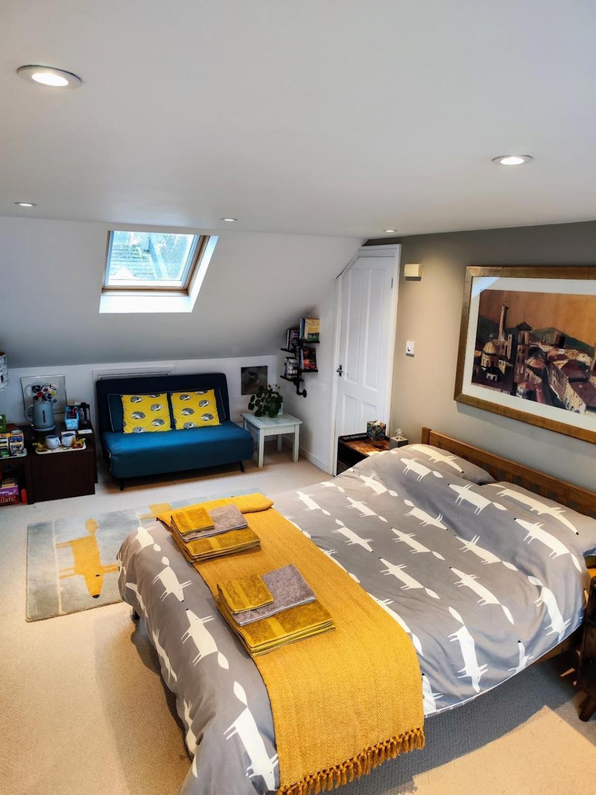 Large Light Loft Room - En Suite Hove Exteriér fotografie
